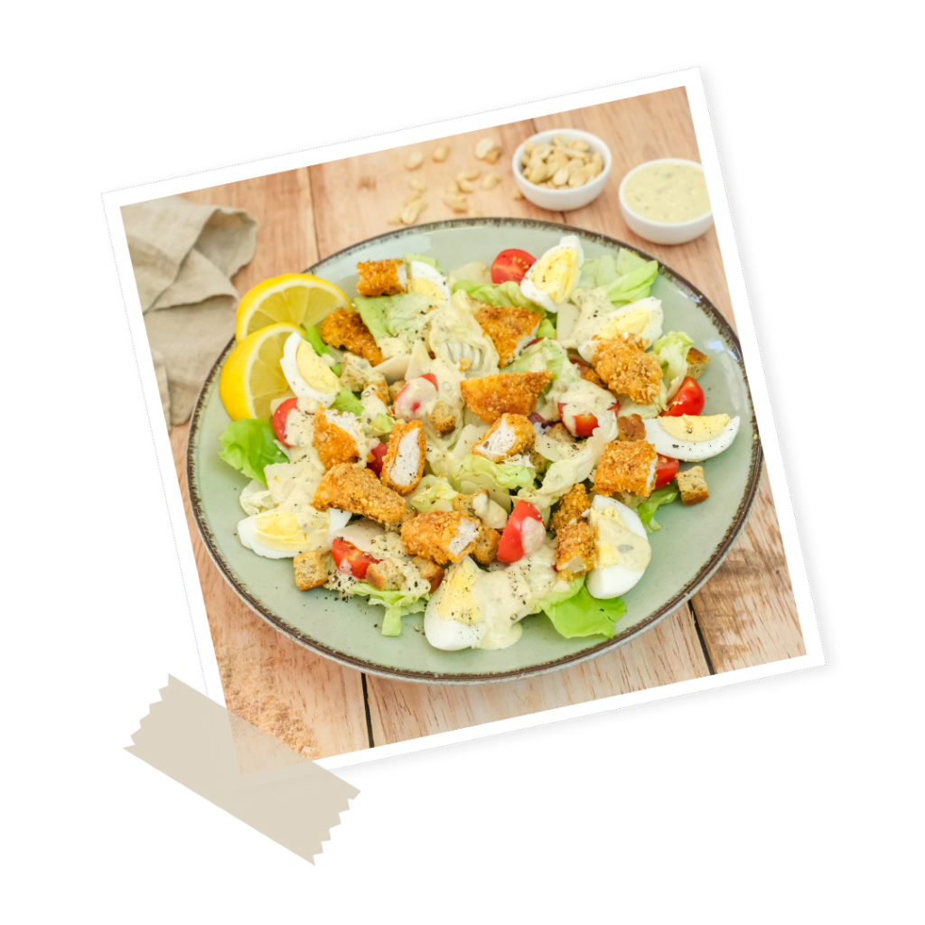 Caesar salad & crispy chicken with peanuts Menguy's