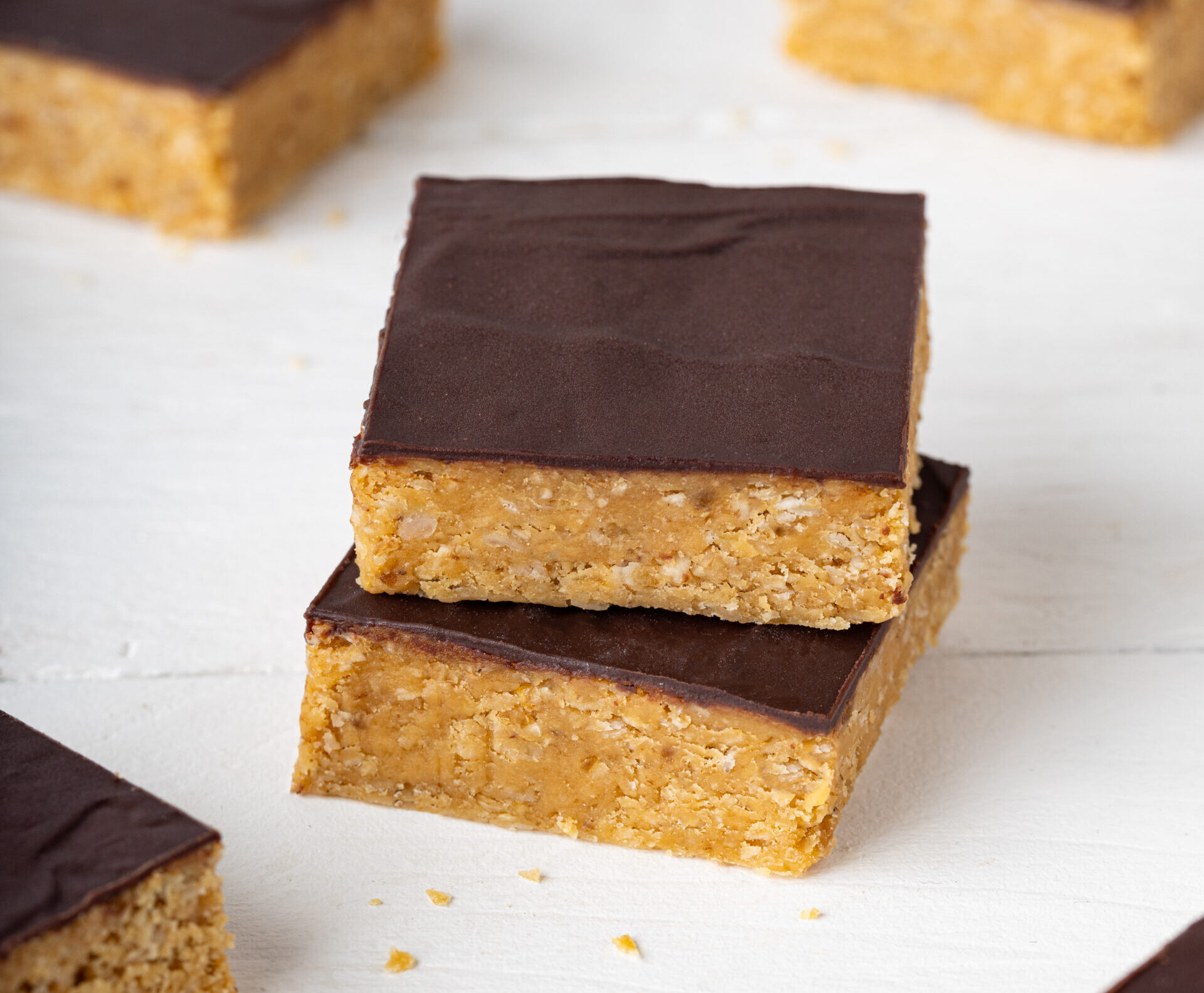Carrés croustillants Menguy's nappés de chocolat noir pour l’Apéro