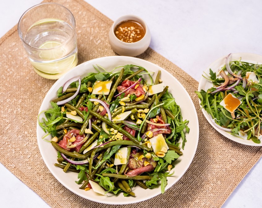 Salade Apéro Menguy's aux haricots verts, roquette, jambon et parmesan