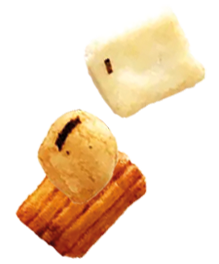 Bouchées Apéro Menguy's salées empilées avec un raisin sec
