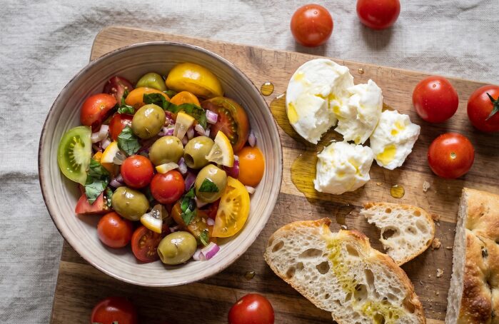 Salade Apéro de tomates cerises, olives et mozzarella Menguy's