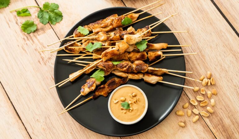 Brochettes de poulet Apéro Menguy's avec sauce cacahuète