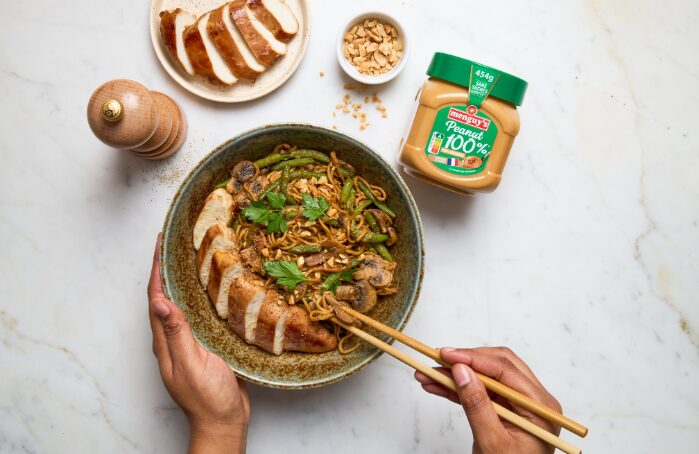 Bol de nouilles au poulet avec beurre de cacahuète Menguy's Apéro