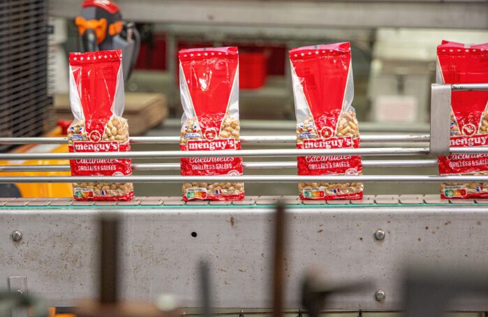 Sachets de cacahuètes grillées salées Menguy's pour l'Apéro